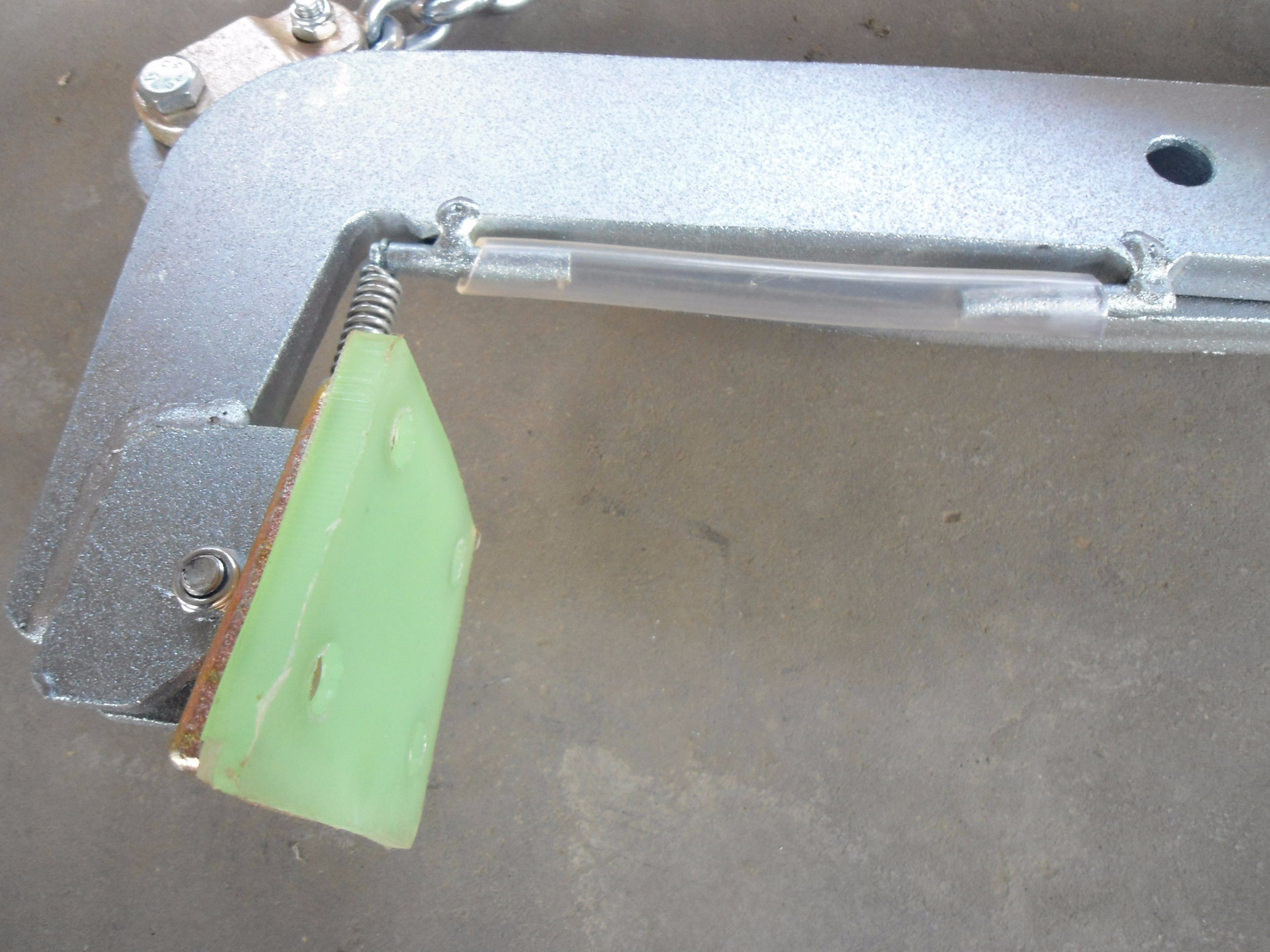 經(jīng)過(guò)熱鍍鋅石材夾具表面標(biāo)準(zhǔn)樣式供您參考--河北東圣吊索具制造有限公司--石材夾具|液壓堆高車|手動(dòng)叉車|小型攪拌機(jī)