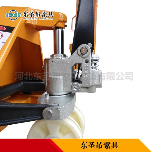 手動(dòng)液壓搬運(yùn)車(chē)價(jià)格--河北東圣吊索具制造有限公司--小型攪拌機(jī)|手動(dòng)叉車(chē)|液壓堆高車(chē)|手動(dòng)叉車(chē)